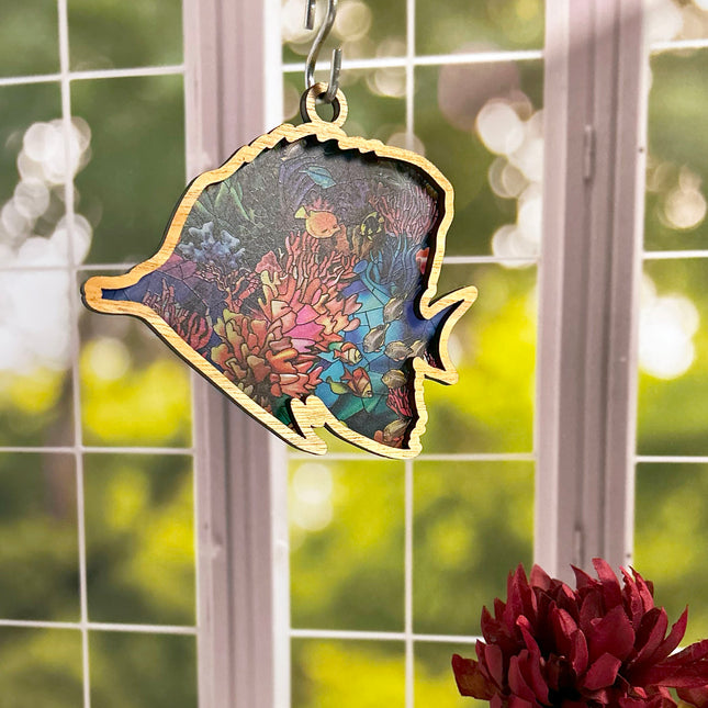 Charming Wood & Stained Glass Fish Sun Catcher - Perfect for Aquarium Lovers!