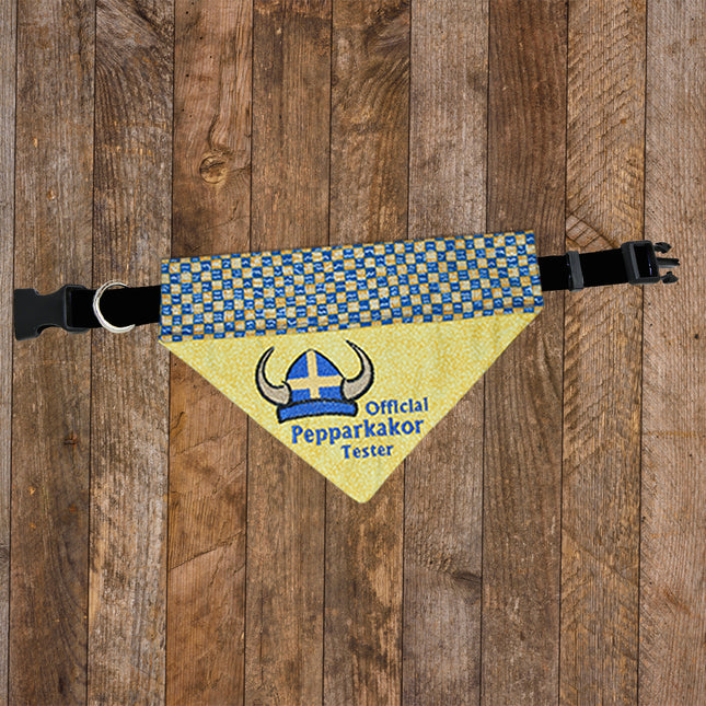 Official Pepparkakkar Tester / Over the Collar Dog Bandana